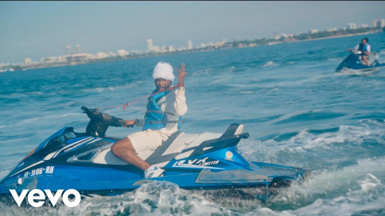 Kahiro Don - Mek It Out | Official Music Video