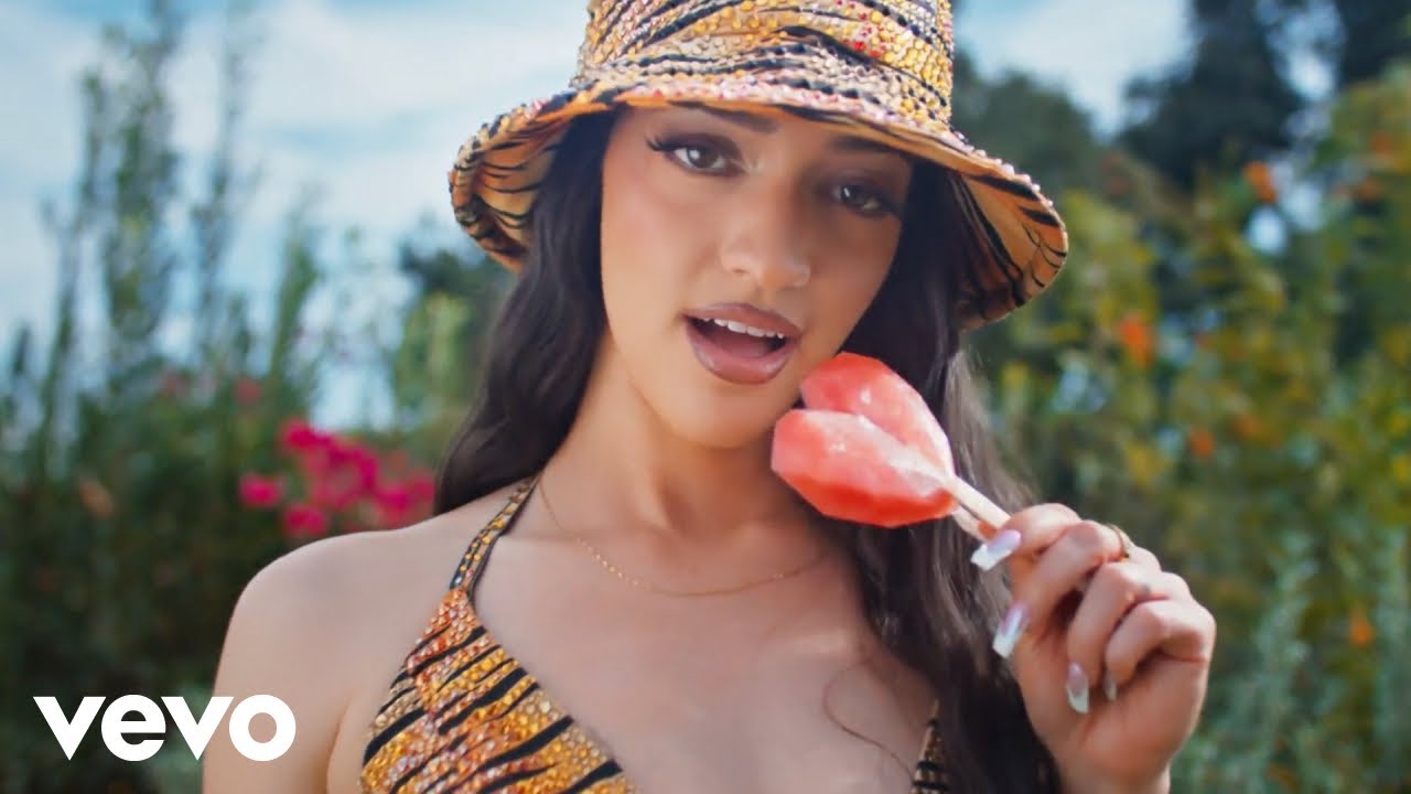 Samantha J - Love Me For Me