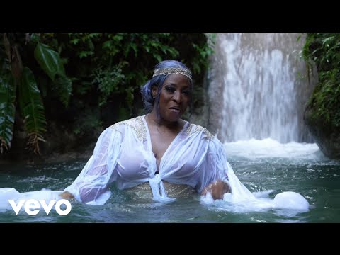 MACKA DIAMOND - DREAM BODY (Official Music Video)