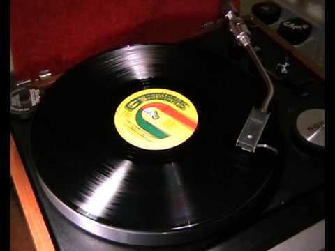 CLINT EASTWOOD & GENERAL SAINT - Shame & Scandal In The Family - 1982 12"