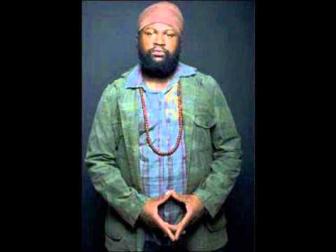 Fantan Mojah -  Jah Alone ( Mackavelli Riddim 2011)