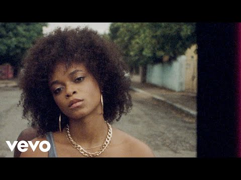 Lila Iké - I Spy (Official Video)