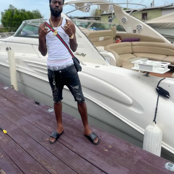 Whispa Di Minista - Ebony