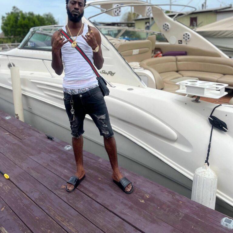 Whispa Di Minista - Ebony