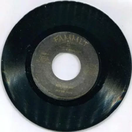 sexy girls riddim - fammly records